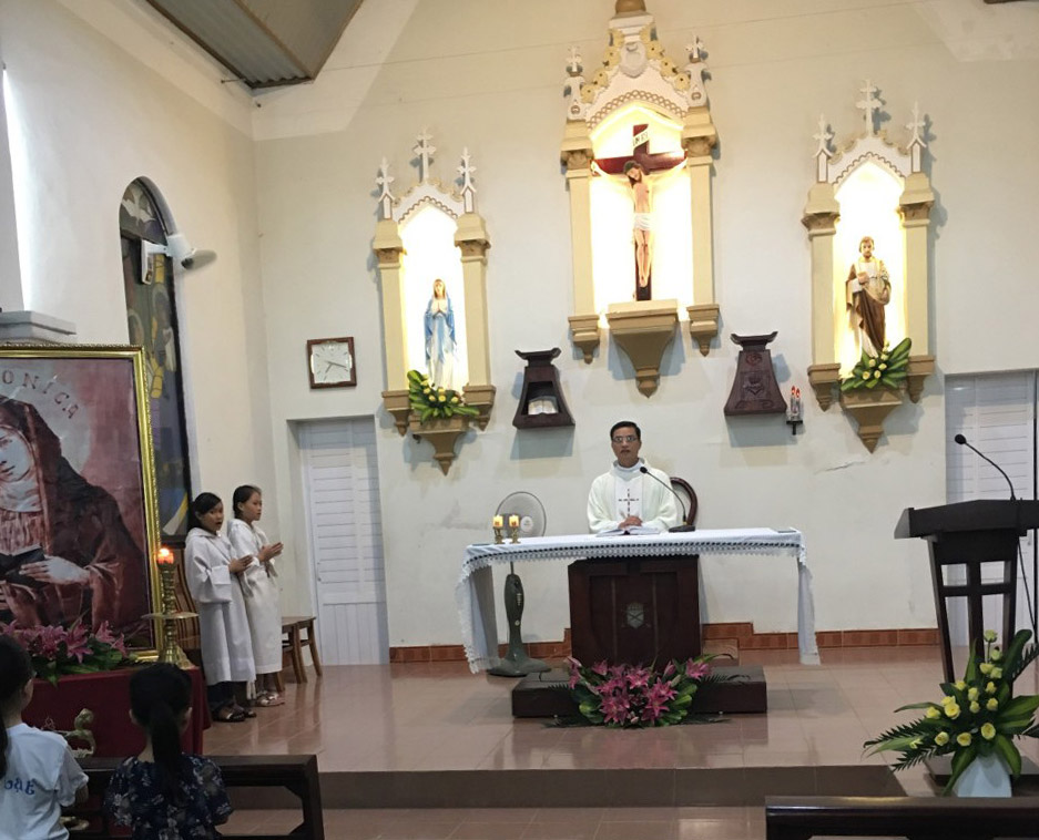 Giáo xứ Ngạn Sơn mừng kính Thánh Mônica bổn mạng các bà mẹ Công giáo.