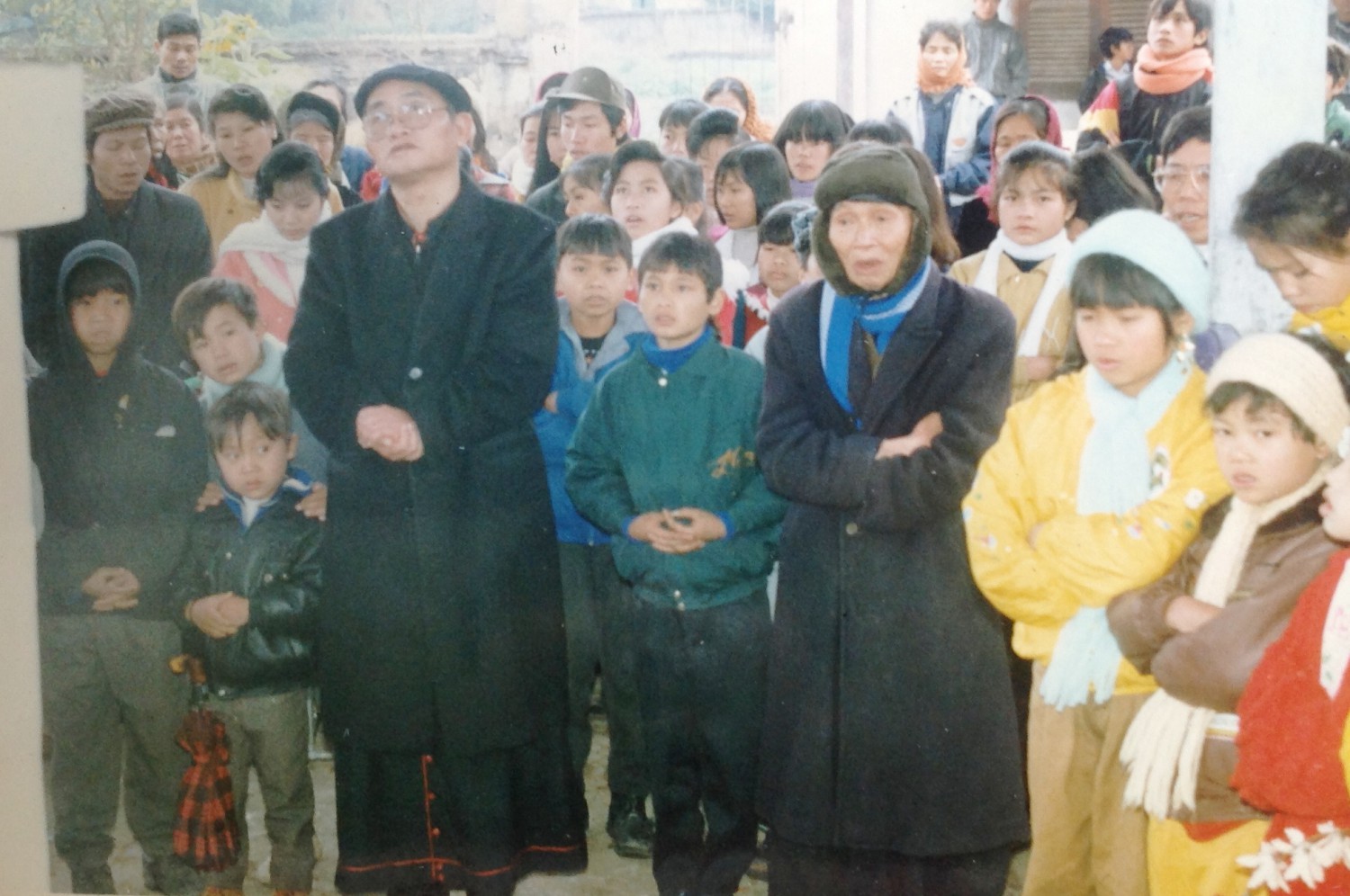 duc cha pham van du voi doan chien