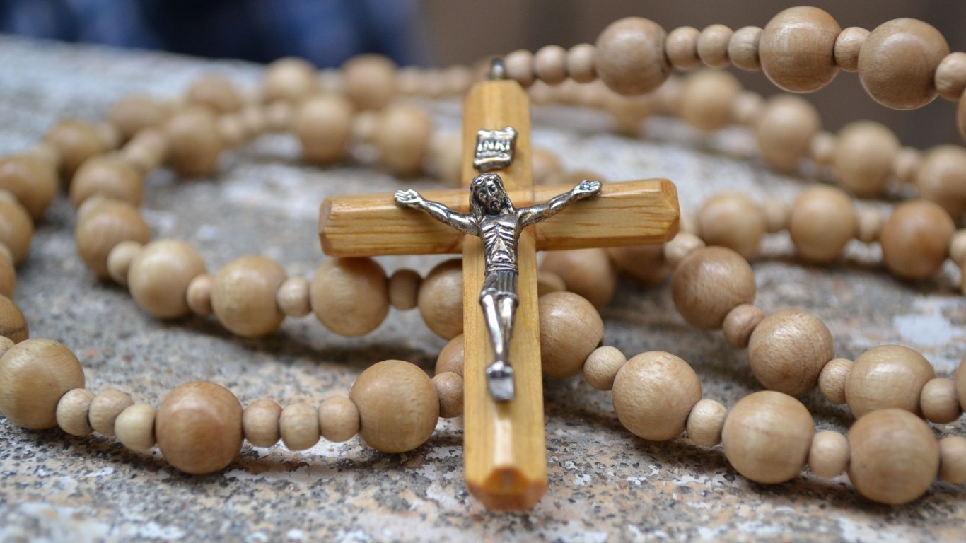 Học sống khiêm nhường với Chúa Giêsu qua kinh Mân Côi