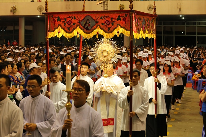 ĐHGT giáo tỉnh Miền Bắc lần thứ XVI: Chầu Thánh Thể và nghi thức Sám hối