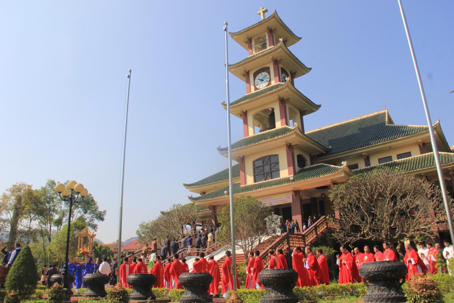 Bạn có muốn một cuộc sống trường thọ và hạnh phúc hơn không ? Hãy đi nhà thờ!