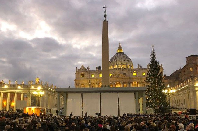 Hệ thống đèn điện mới chiếu sáng đền thờ thánh Phêrô