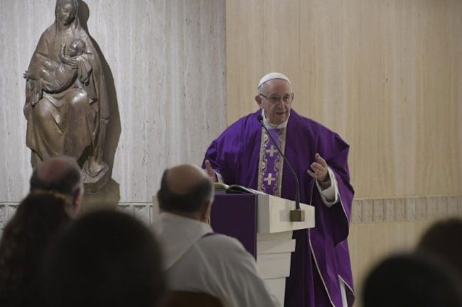 Đức Thánh Cha Phanxicô: Hãy tìm bình an, đừng nói hành hay làm tổn thương ai (04.12.18)