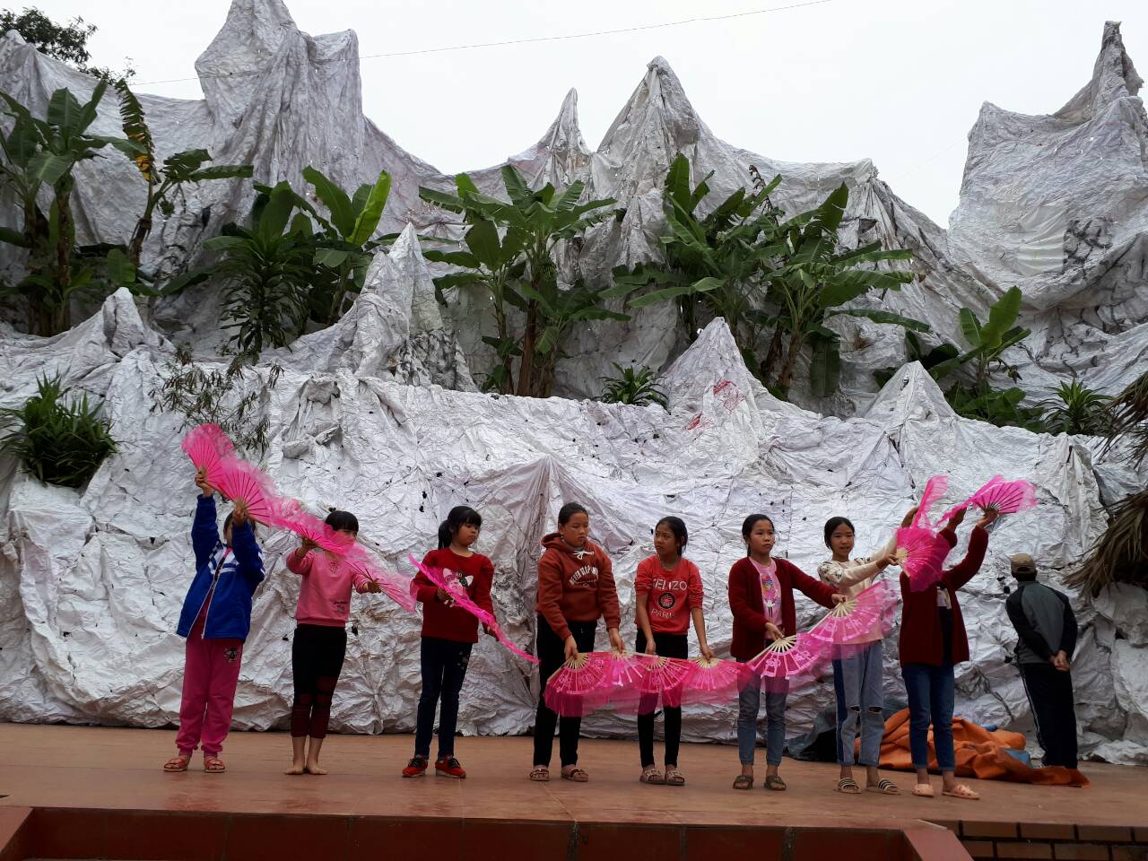 Không khí chuẩn bị đón Lễ Giáng Sinh tại Giáo xứ Thánh Tâm