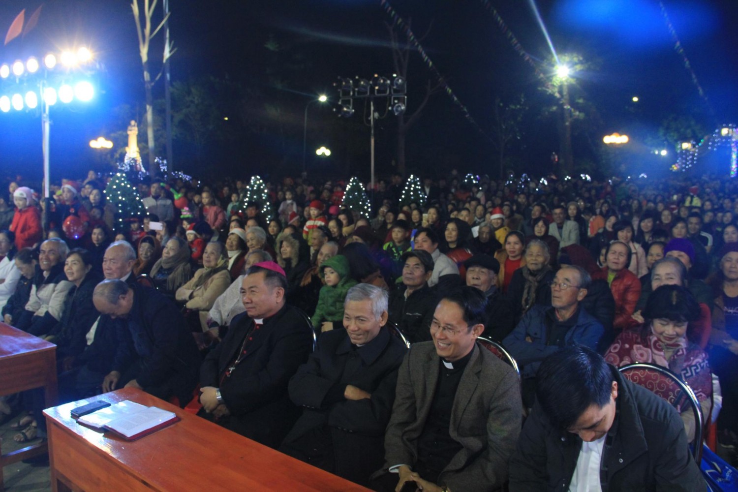 Hình ảnh Đêm Canh Thức mừng Chúa Giáng Sinh tại Nhà thờ Chính Tòa Lạng Sơn