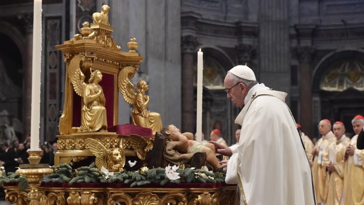 Đức Thánh Cha dâng lễ Chúa Hiển Linh: Ánh Sáng Dịu Dàng của Thiên Chúa toả sáng trong tình yêu khiêm nhường