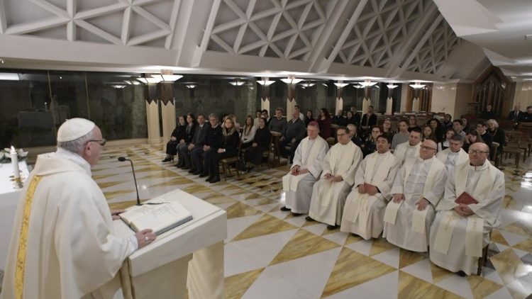 Đức Thánh Cha: Đức tin chiến thắng tinh thần thế gian