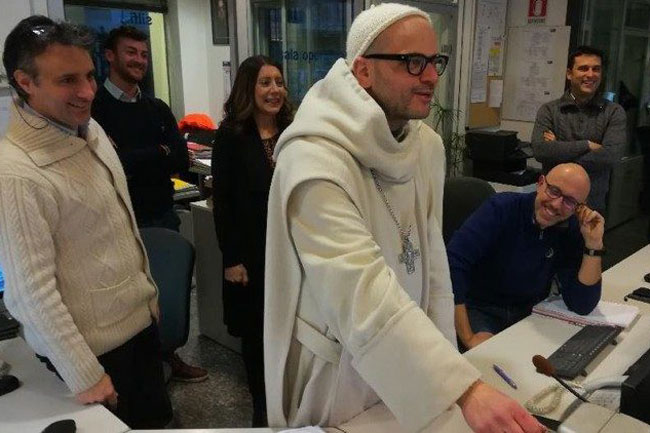 Đức Thánh Cha Phanxicô và giáo triều Roma tham dự tuần tĩnh tâm