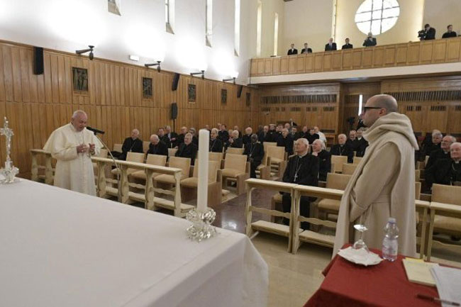 Đức Thánh Cha Phanxicô cảm ơn cha giảng phòng cho Giáo Triều Roma