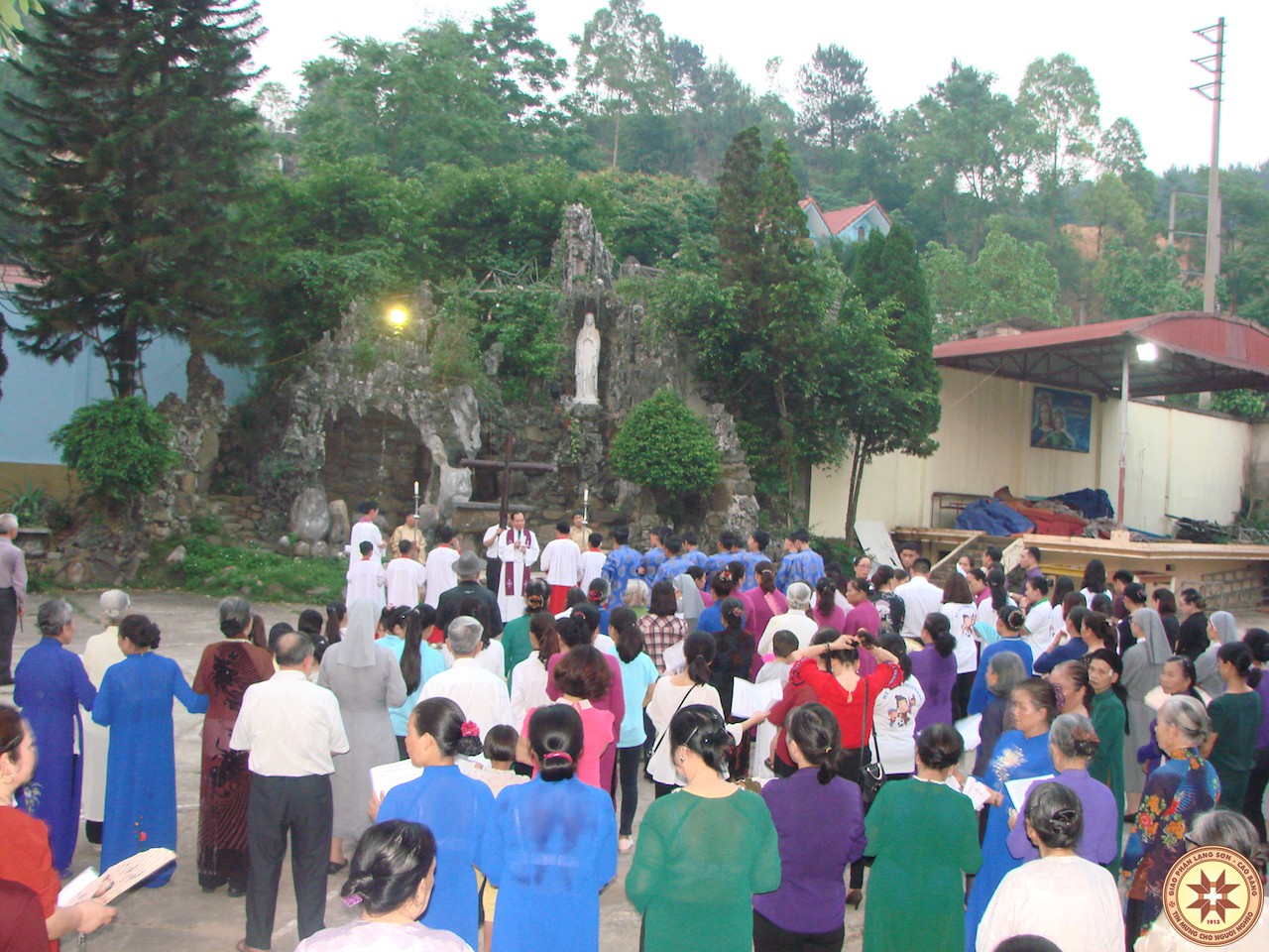 Cử hành nghi thức Thứ Sáu Tuần Thánh tại Giáo xứ Mỹ Sơn