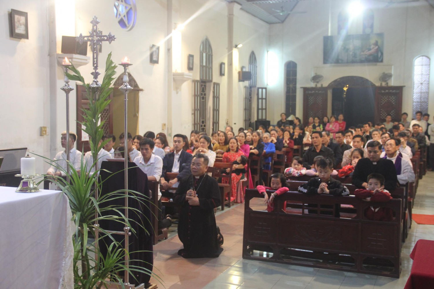 Đức cha Giuse thăm mục vụ Giáo xứ Ngạn Sơn, 17/4/2019