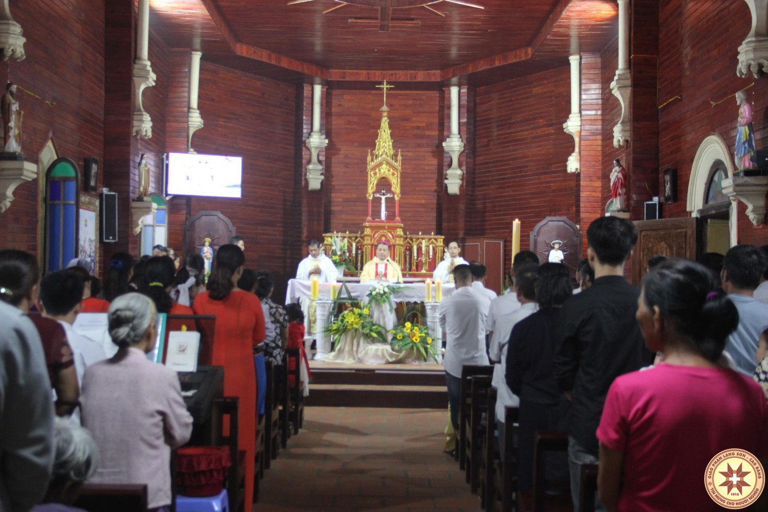 Thánh lễ trọng mừng Chúa Phục Sinh tại Giáo xứ Bản Lìm