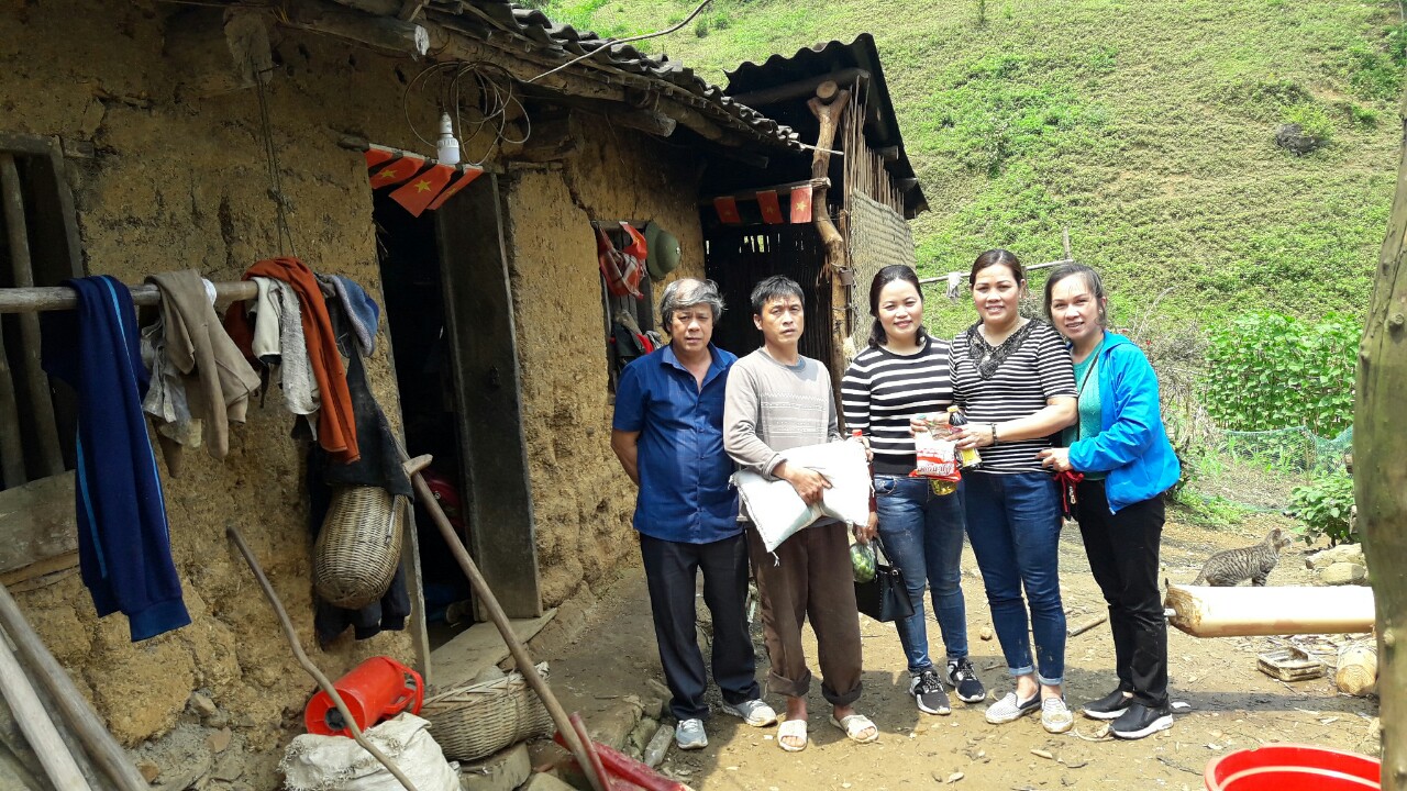 Giáo xứ Ngạn Sơn thăm viếng làm việc bác ái trong Mùa Chay Thánh