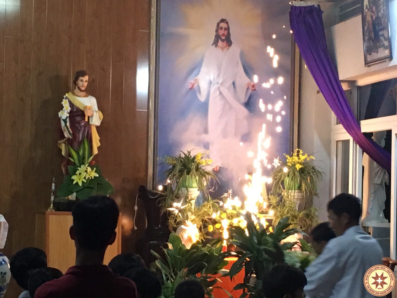 Hân hoan cử hành Đêm Vọng Phục Sinh tại Giáo xứ Nà Cáp