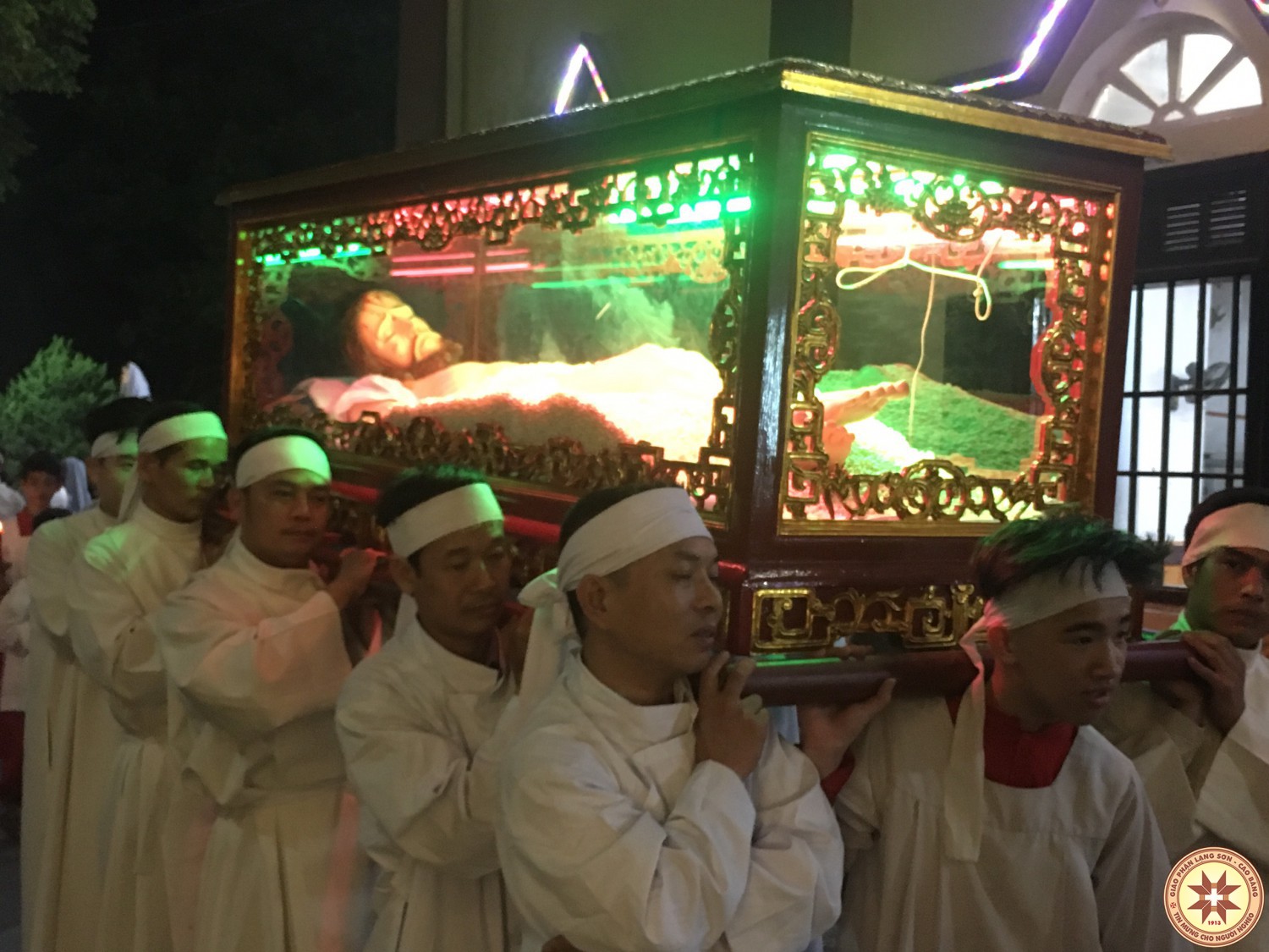 Tại sao chúng ta nên nhìn Tam Nhật Thánh bằng đôi mắt mới mẻ?