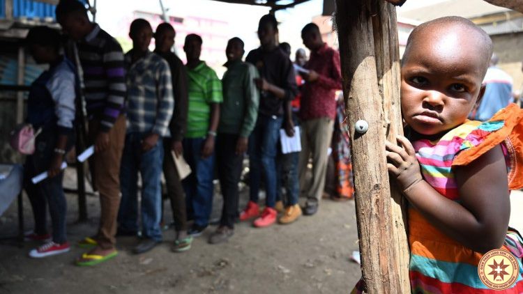 Huynh đoàn thánh Carlo và cha Luca Montini mang niềm hy vọng cho những người nghèo ở Kenya