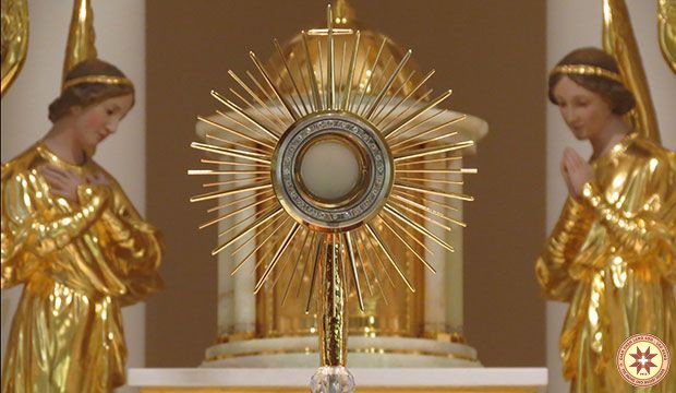 Chầu Mình Thánh Chúa liên tục ngày đêm hơn 141 năm sau phép lạ tại Wisconsin