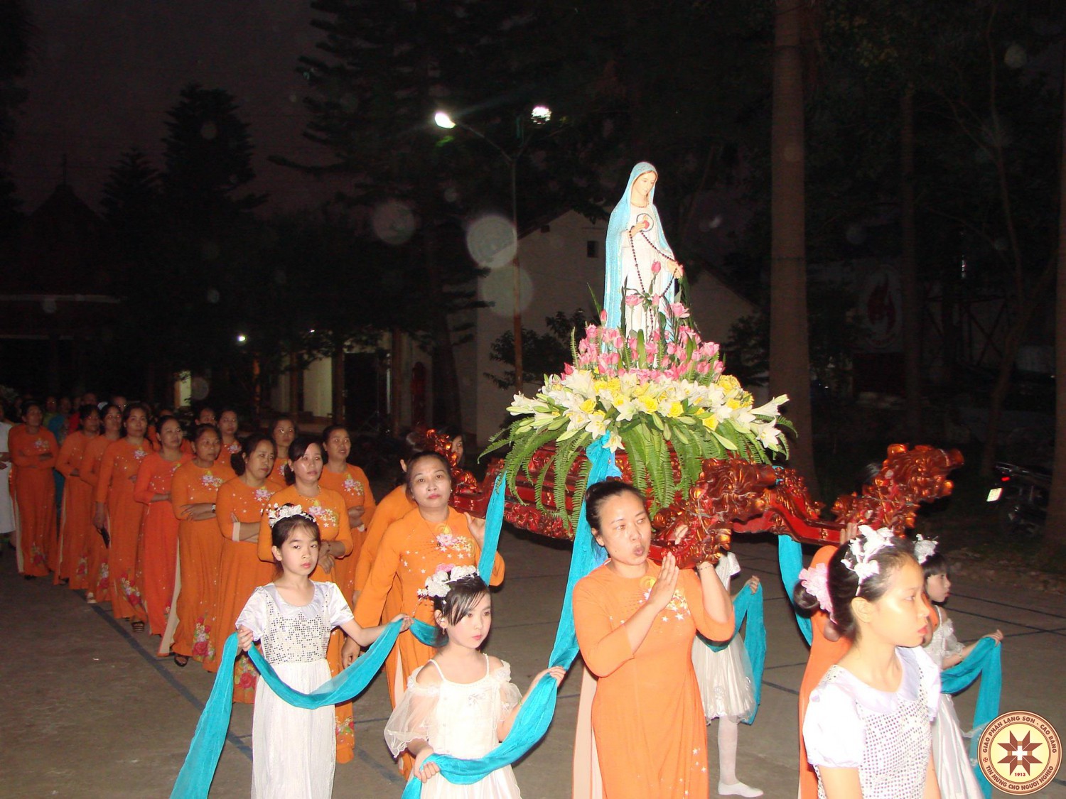 Giáo xứ Mỹ Sơn – Mừng Lễ kính Thánh Giuse Thợ và khai mạc tháng dâng hoa kính Đức Mẹ