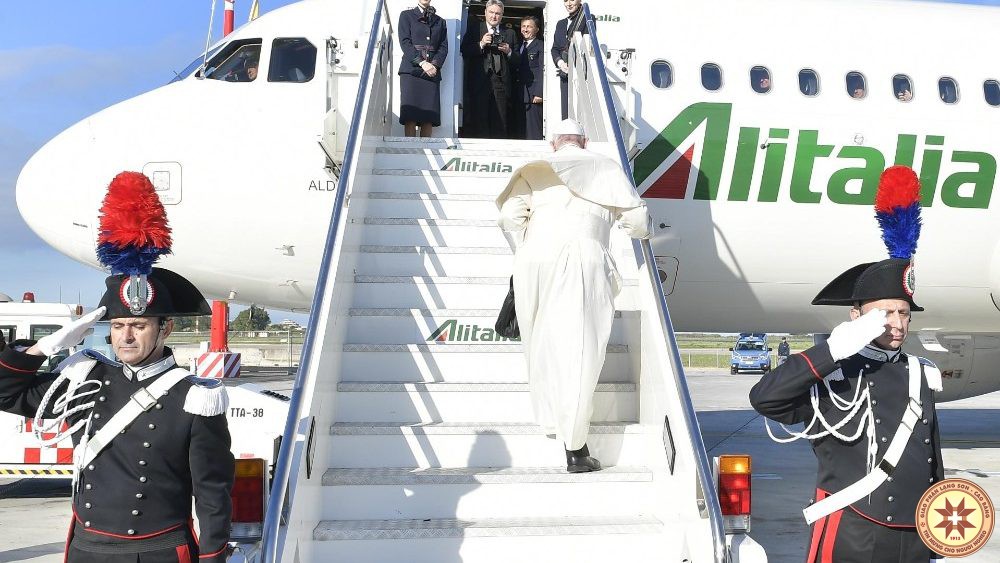 Đức Thánh Cha bắt đầu chuyến viếng thăm Rumani