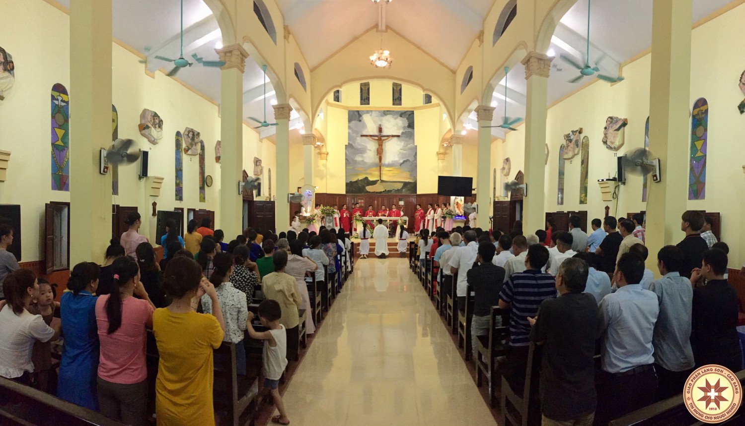 Giáo xứ Lộc Bình tri ân Cha nguyên Chính xứ, Phó xứ và đón Cha Tân quản nhiệm.