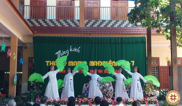 Tu xá Đa Minh Đồng Đăng mừng Bổn mạng.