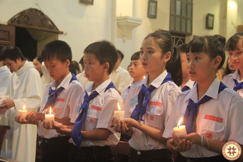 Giáo xứ Ngạn Sơn: Thánh lễ ban Bí tích Thêm Sức và Rước lễ lần đầu