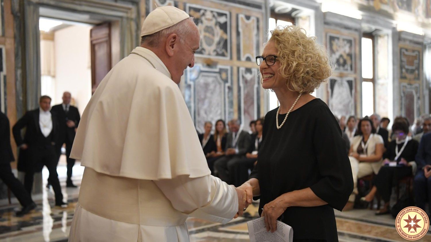 ĐTC mời gọi các bác sĩ không chỉ chữa bệnh nhưng chú ý đến giá trị của từng bệnh nhân