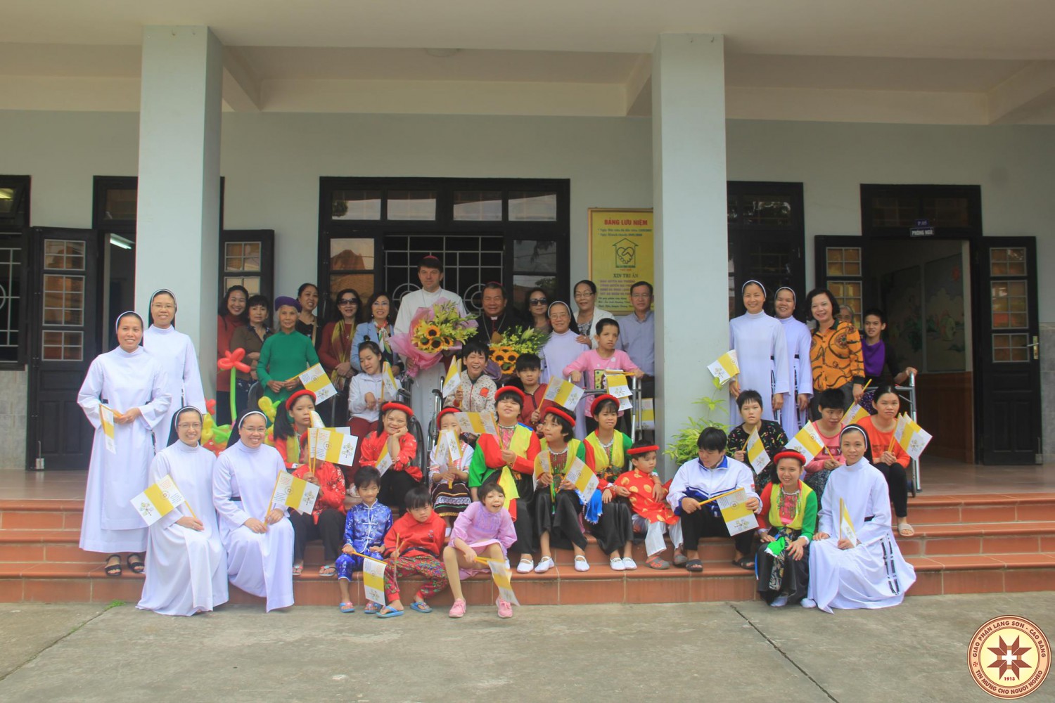 Mái ấm tình thương Vinhson Phaolo Thất Khê đón Đức Tổng Giám mục Marek Zalewski