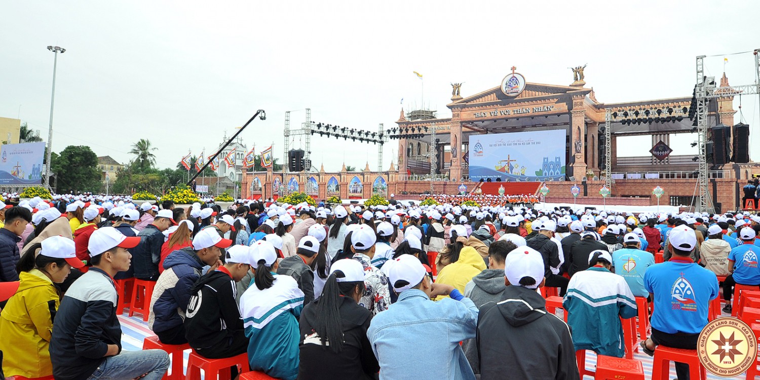 Khai mạc Đại hội Giới Trẻ GIáo Tỉnh Hà Nội lần thứ XVII tại Bùi Chu