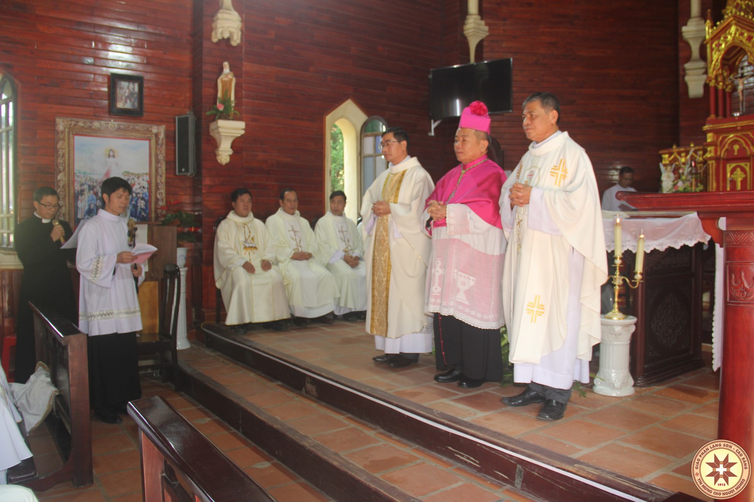 Giao Nhận Chức Vụ Chính Xứ