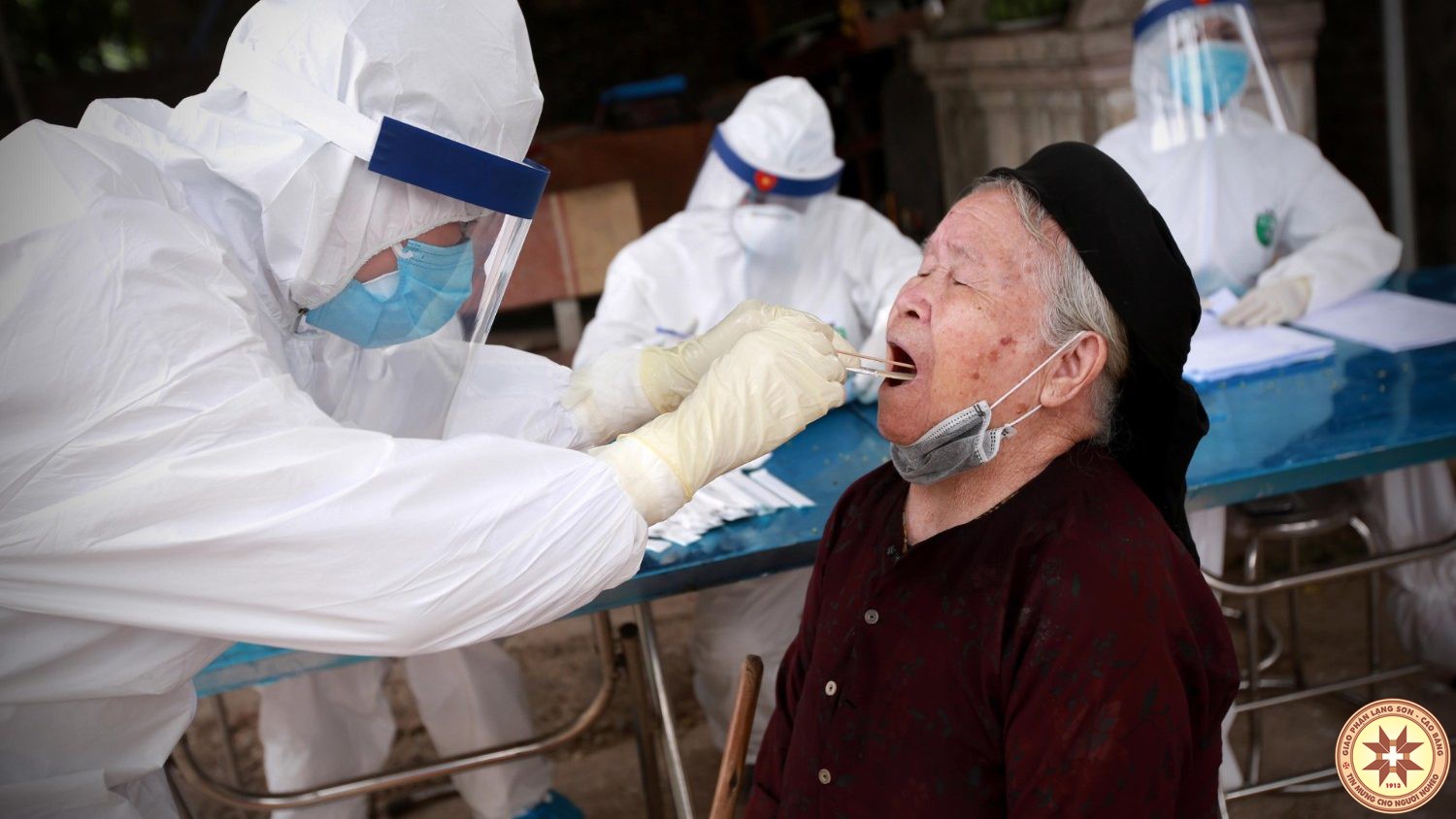 Giá trị cao quý của ngành y, đừng đánh mất lần nữa!