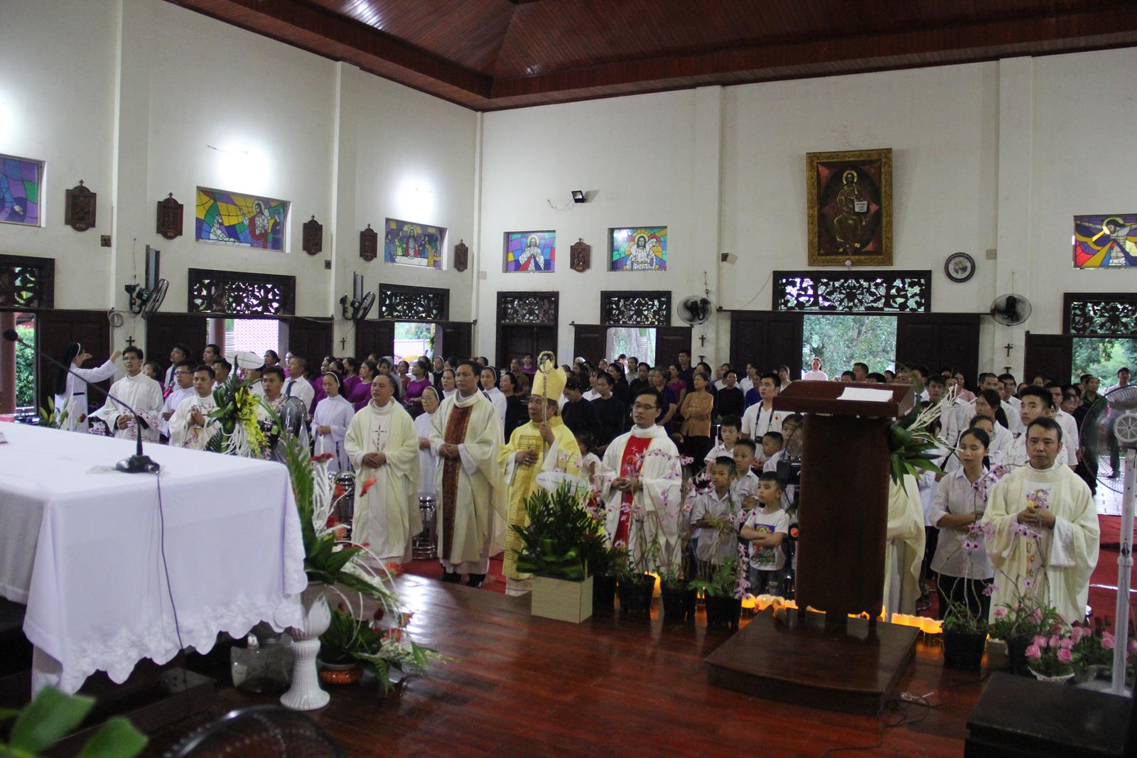 Giáo xứ Bó Tờ hân hoan mừng lễ Thánh Tâm Chúa Giêsu