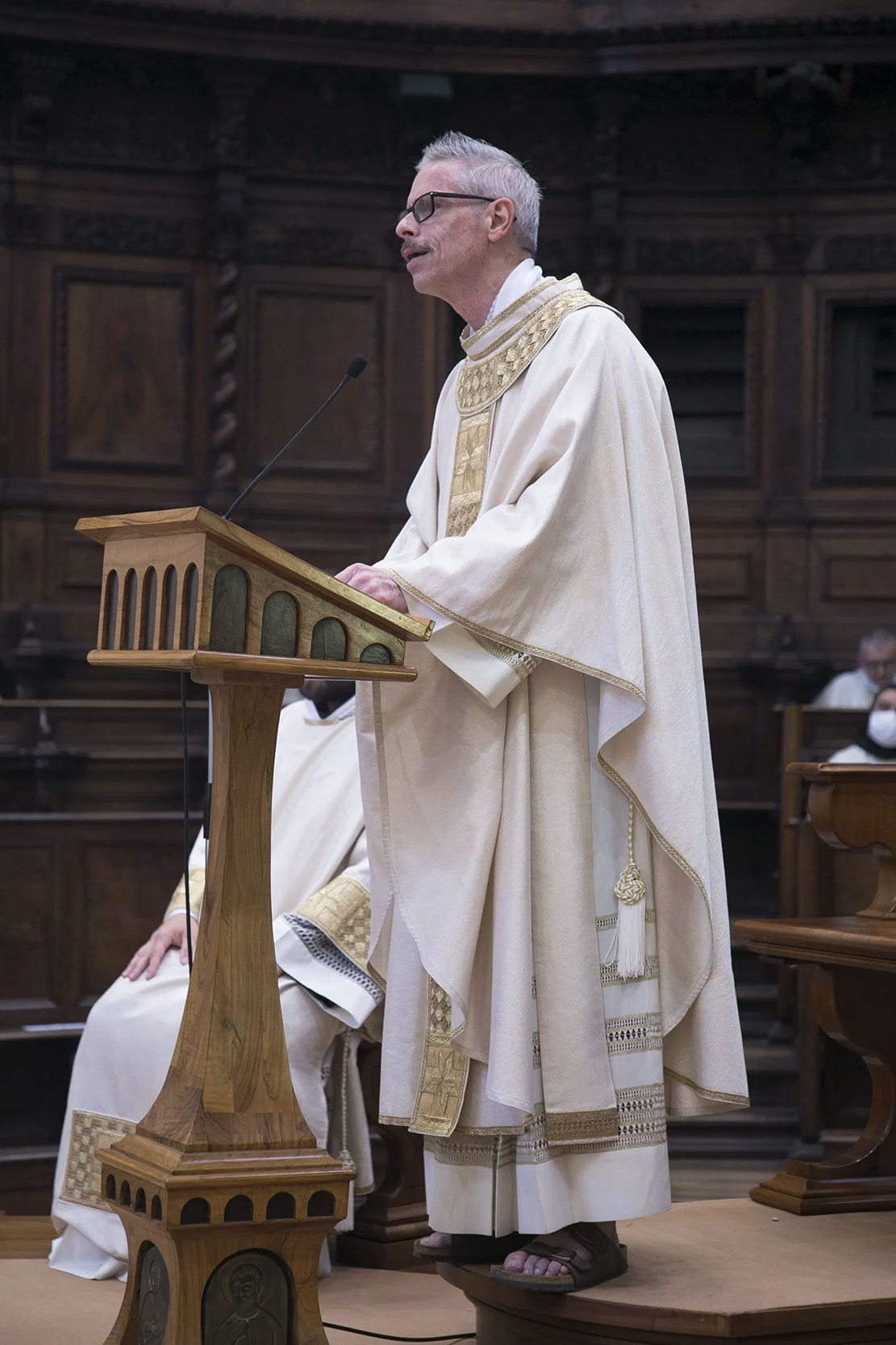 Hoán cải thực sự cần cả hai chiều kích cá nhân và xã hội - cha Michael Anthony Perry