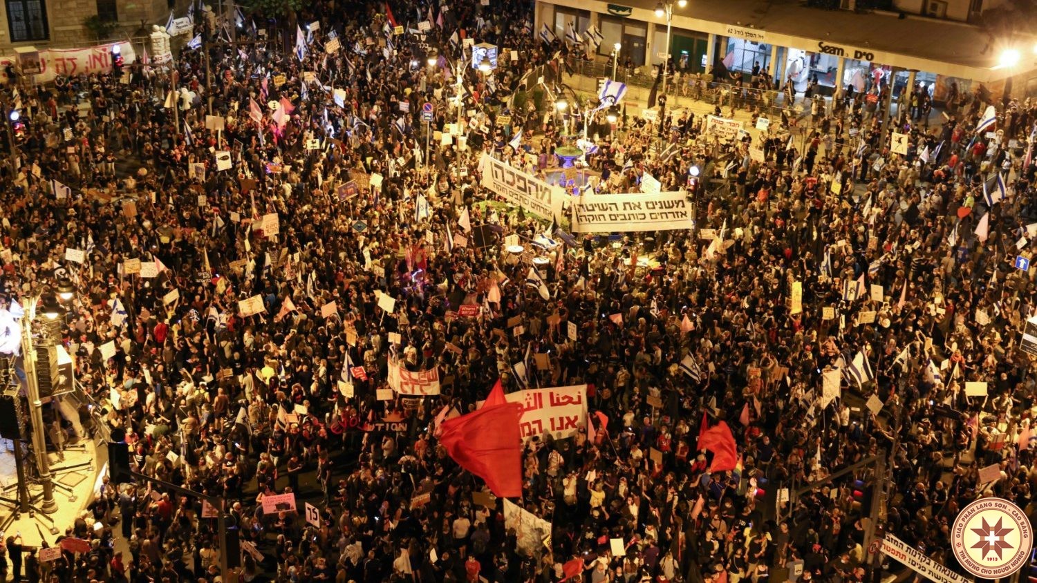 Đức Thánh Cha kêu gọi người biểu tình ôn hòa, tránh bạo lực