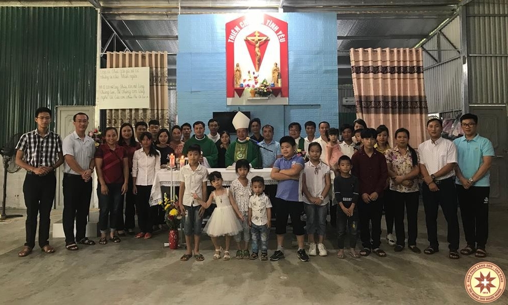 “Con không bị mất linh hồn rồi, nhà con có Chúa rồi, con được đi Lễ rồi Cha ơi!”