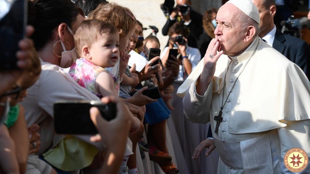 ĐTC Phanxicô: : Trở thành người bảo vệ sự sống và trái đất bằng việc chiêm ngắm và chăm sóc nó