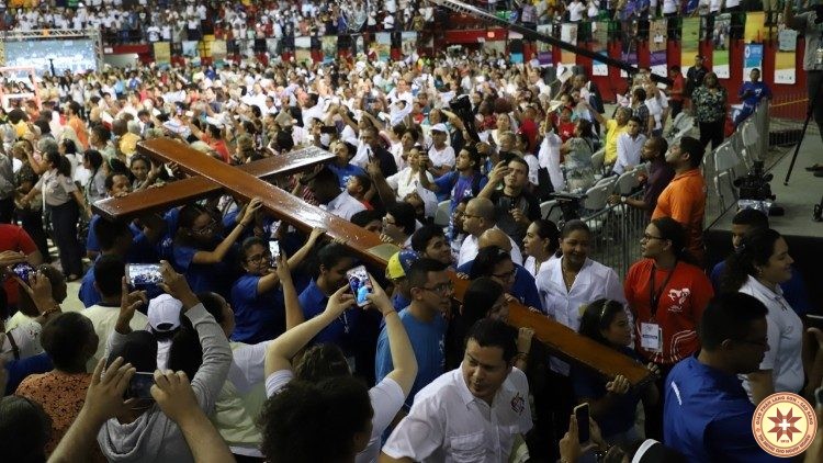 Thánh giá Đại hội Giới trẻ Thế giới được trao cho giới trẻ Bồ Đào Nha vào Chúa Nhật 22/11