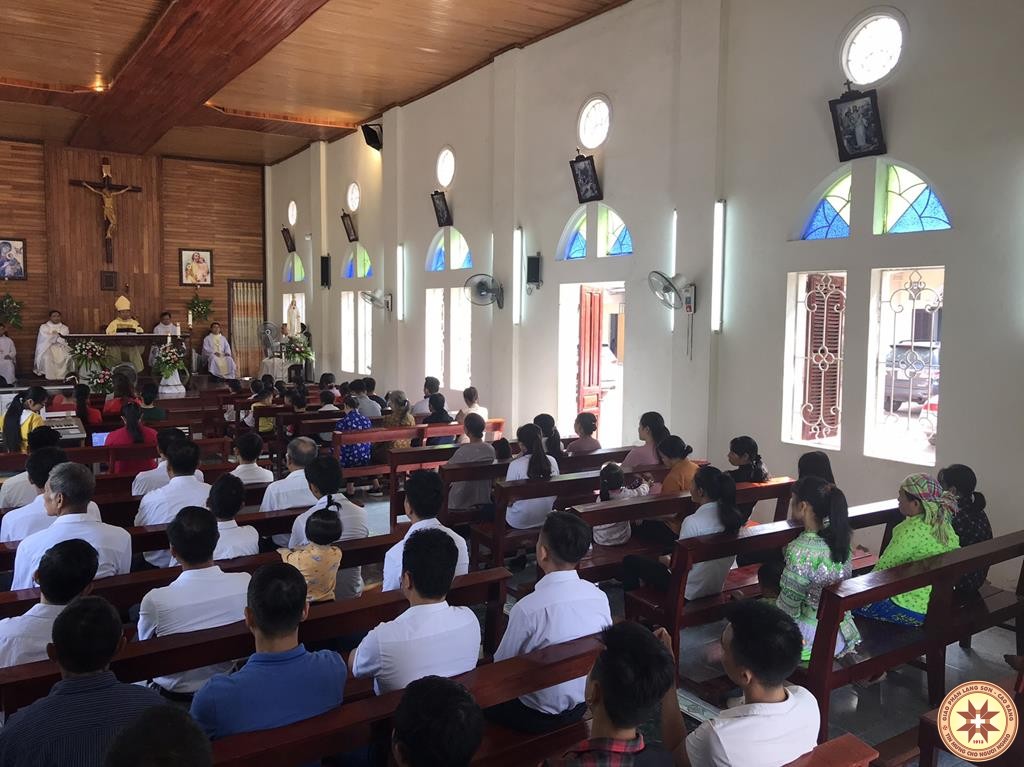 Đức cha Giuse thăm mục vụ Giáo xứ Cao Bình