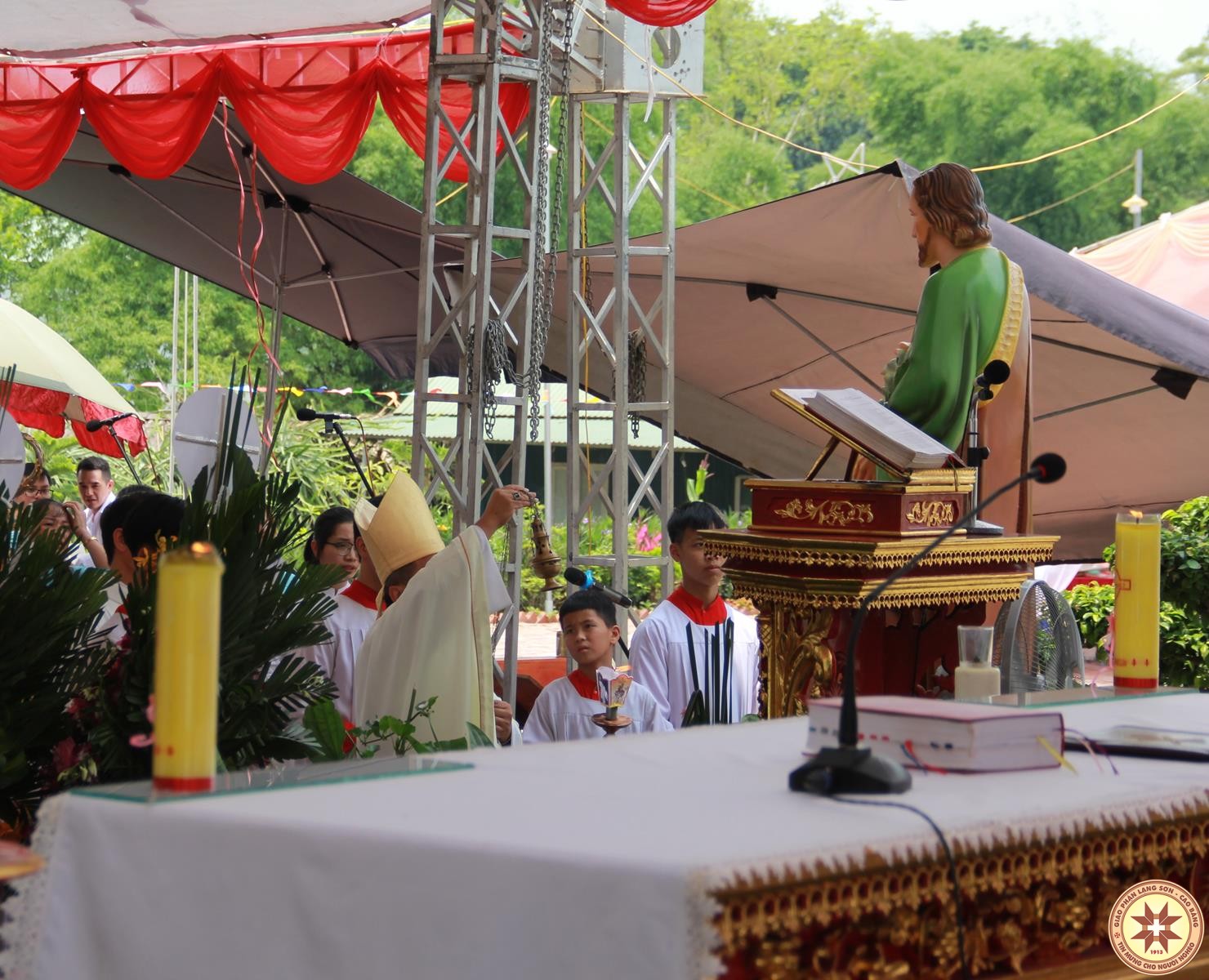 Giáo xứ Nà Cáp mừng lễ Quan thầy và khai mạc Tháng hoa