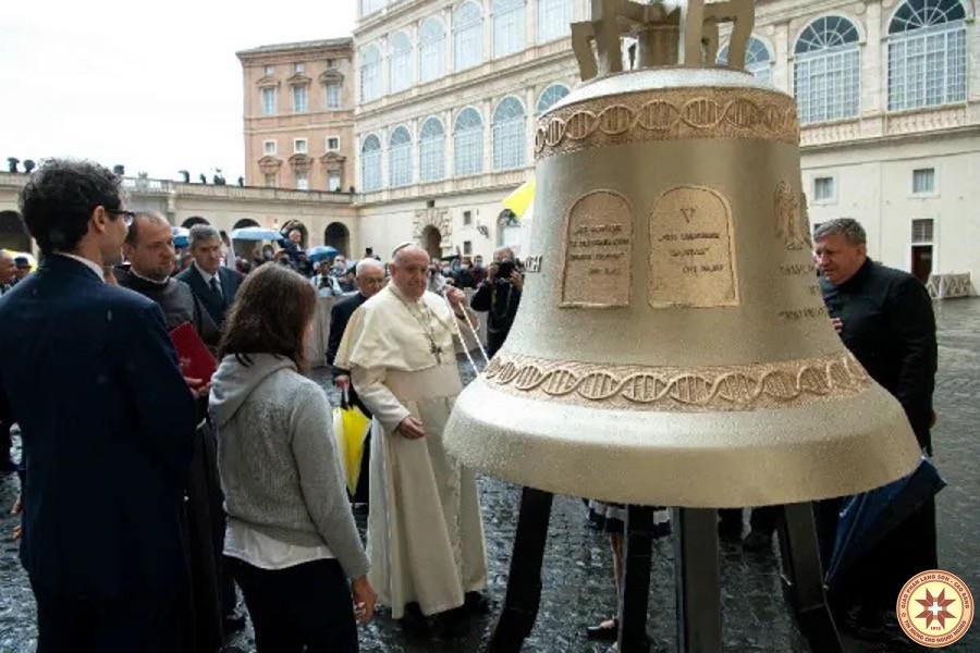 Chiếc chuông ủng hộ sự sống đang hành hương khắp Ba Lan