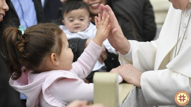 Những lời cầu chúc sức khỏe và sớm bình phục từ khắp thế giới gửi đến ĐTC Phanxicô