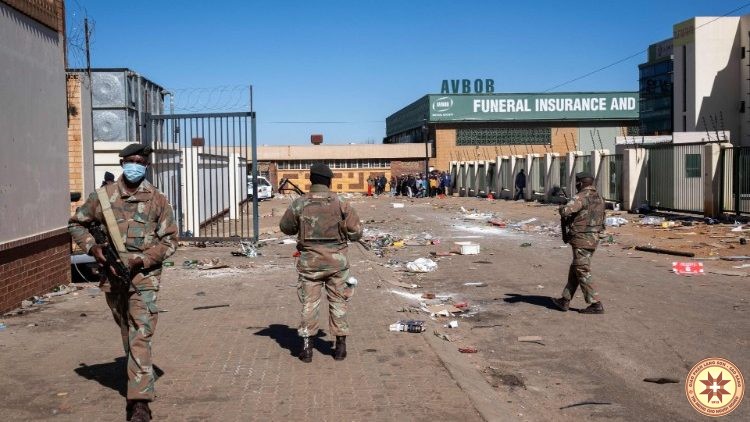 ĐHY Napier kêu gọi cầu nguyện cho Nam Phi